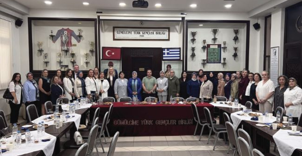 AK Parti Kadın Kolları heyeti Batı Trakya'da soydaşlarla bir araya geldi