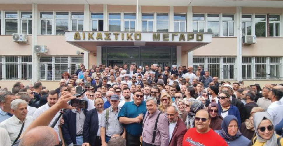 Yunan devletinin atadığı müftüleri protesto eden Batı Trakyalı Türklerin davası ertelendi